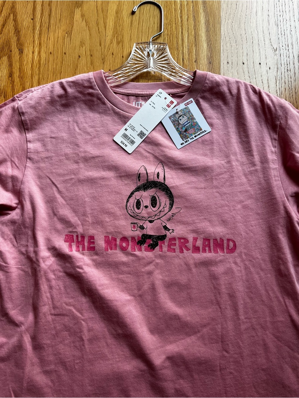 NWT Uniqlo Popmart Labubu Pink 'The Monsterland' Graphic Short Sleeve Tee Medium - Picture 3 of 12